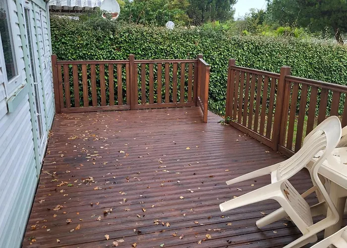 Mobil-home Dans Ouvert à L'année Camping